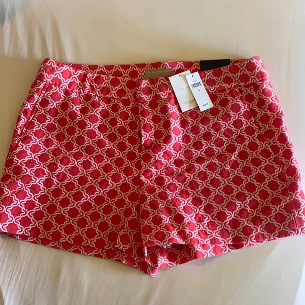 Banana Republic Women’s shorts. Size 14.  NWT